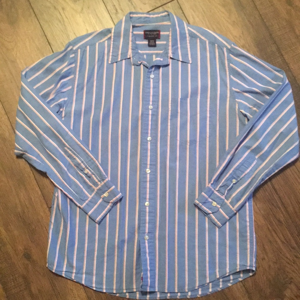 American Eagle long sleeve button up shirt